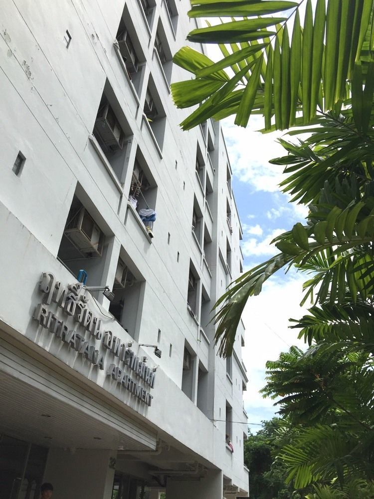 Ritratana Apartment Bangkok Bagian luar foto