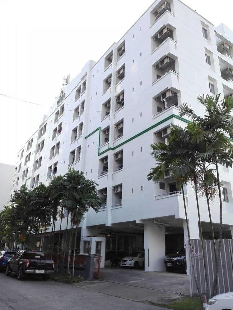 Ritratana Apartment Bangkok Bagian luar foto